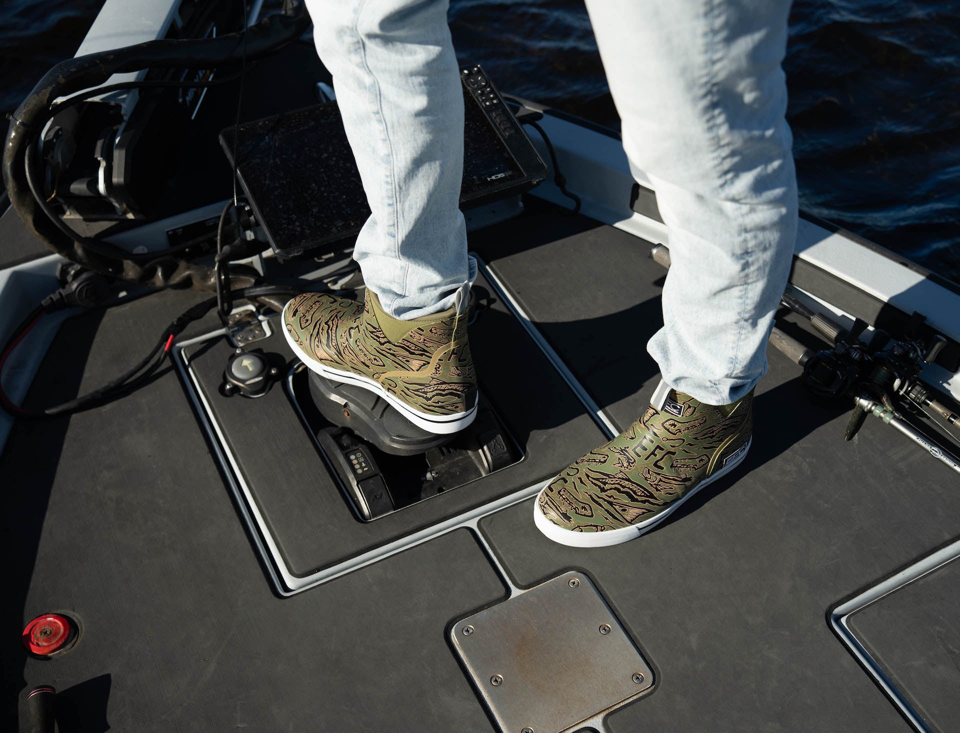 LFG DECK BOOT _ EVERGLADES CAMO – Everglades Fishing Co