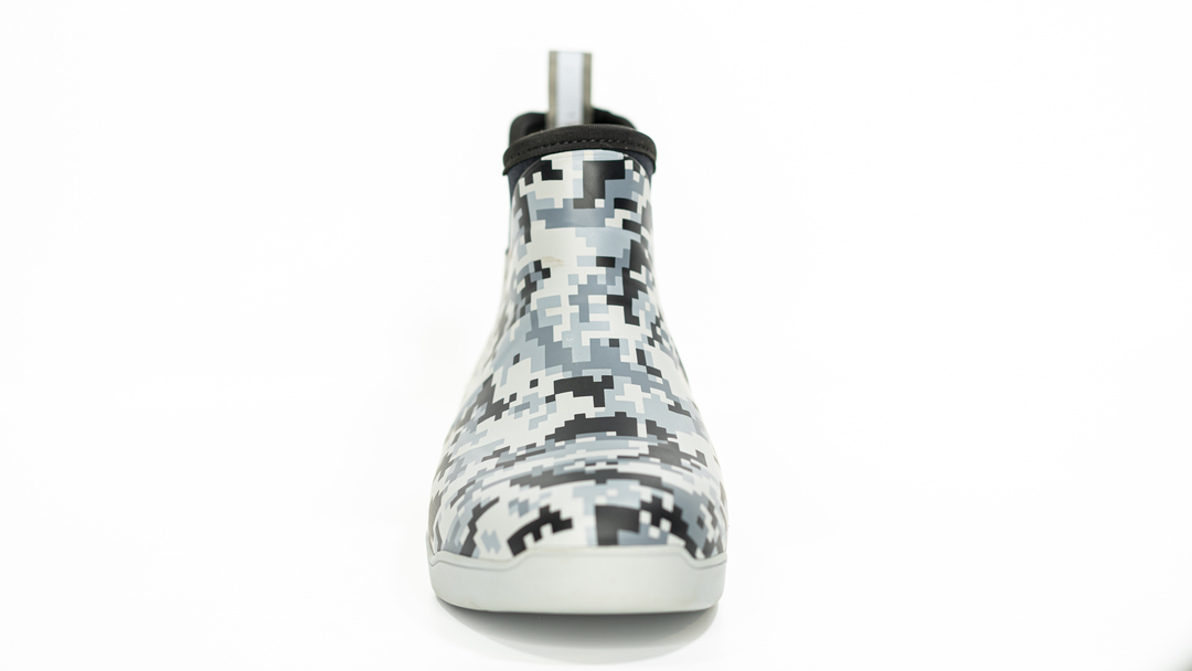 Womens Digital Camo Shorty Deck Boot