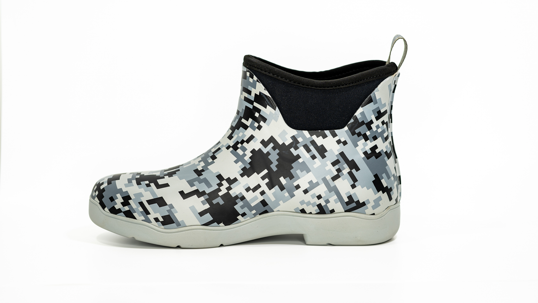Womens Digital Camo Shorty Deck Boot